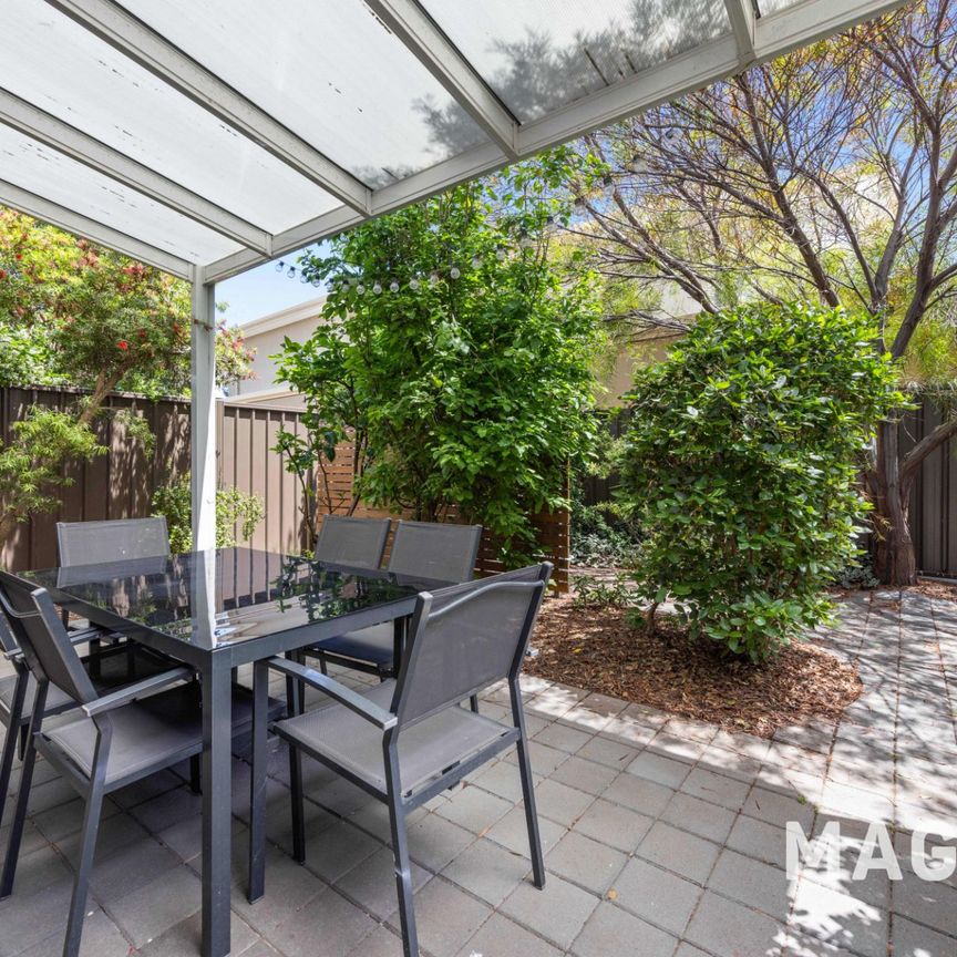 Partly Furnished Modern homette in great spot - Photo 1