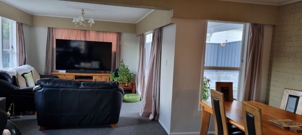 For Rent – 3 Bedroom Home in Wainuiomata - Photo 1