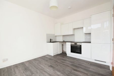 Rose Valley, Brentwood - Photo 2