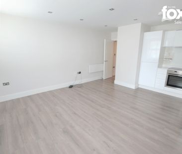 2 bed flat to rent in Victoria House, Princes Road, Ferndown, Dorse... - Photo 2