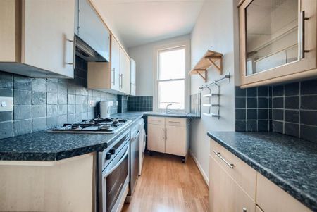 2 bedroom flat to rent - Photo 4