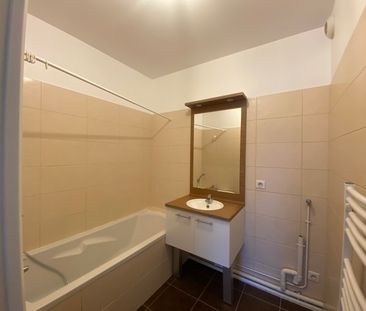 Location Appartement 2 pièces 47m² ORLEANS 45000 - Photo 4