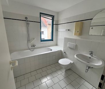 Zentrale Wohnung mit Balkon inmitten von Krefeld! - Photo 6