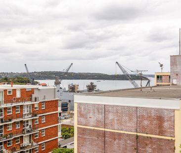 Contemporary style with sunny harbour & city ciew - Photo 2