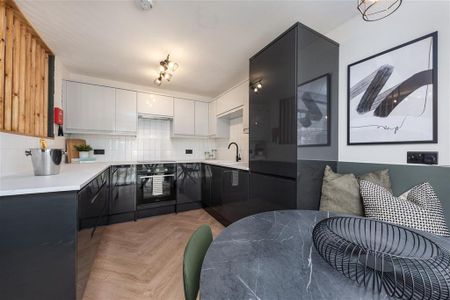 4 bedroom semi-detached house to rent - Photo 5