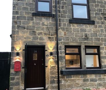 1 Bed End Terrace, Haleys Yard, LS13 - Photo 2