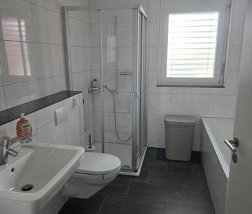 Helle und gemütliche 2.5-Zimmerwohnung im 1. Obergeschoss - Photo 6