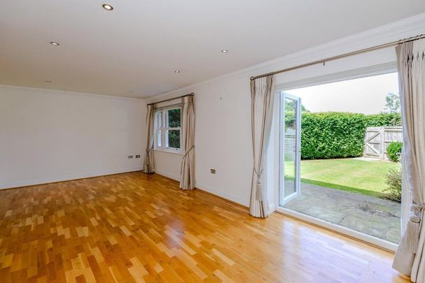 4 bedroom semi-detached house to rent - Photo 1