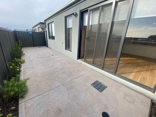 Beautiful Family Home - Photo 1