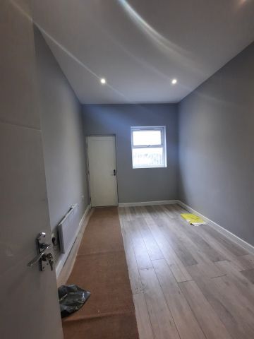 2 Bed Flat, Hither Green Lane, SE13 - Photo 3