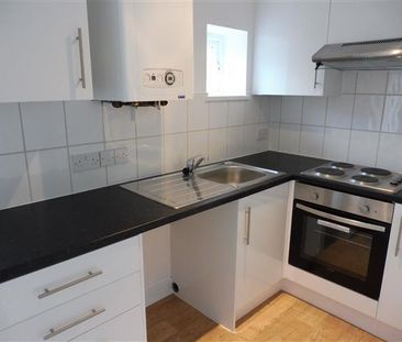 2 bedroom apartment to rent - Photo 3