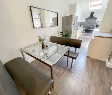 6 bedroom terraced house to rent - Photo 3