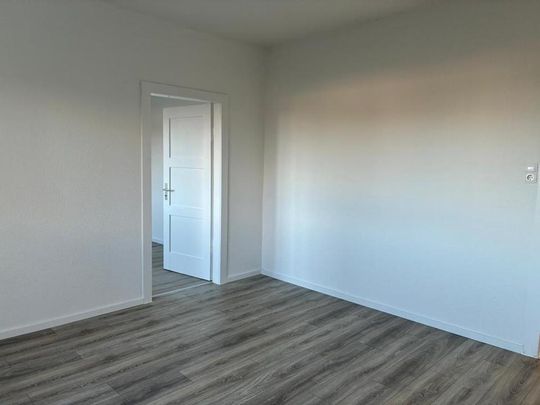 **Helle Wohnung FRISCH aus der RENOVIERUNG** - Photo 1