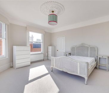 4 bedroom end of terrace house to rent - Photo 4