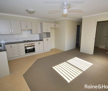 Neat, practical and perfectly located - Photo 3