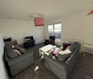 2 bedroom flat to rent - Photo 2