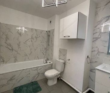 Appartement 2 pièces 44m2 MARSEILLE 15EME 798 euros - Photo 6