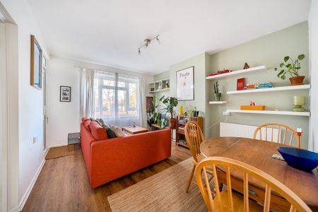 Flat to rent - Susan Road, London, SE3 - Photo 2