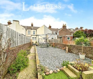 3 bedroom terraced house to rent - Photo 3