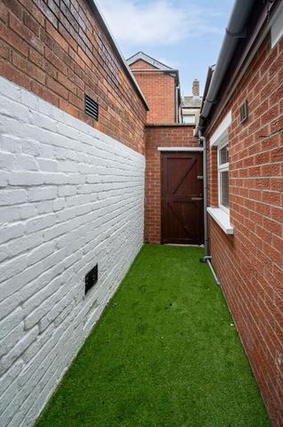 82 Roslyn Street, Belfast, BT6 8JJ - Photo 2