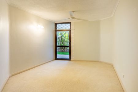 STUNNING APARTMENT IN PRIME CITY LOCATION! - Photo 5