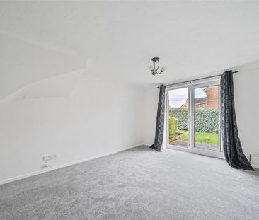 2 bedroom semi-detached house to rent - Photo 2