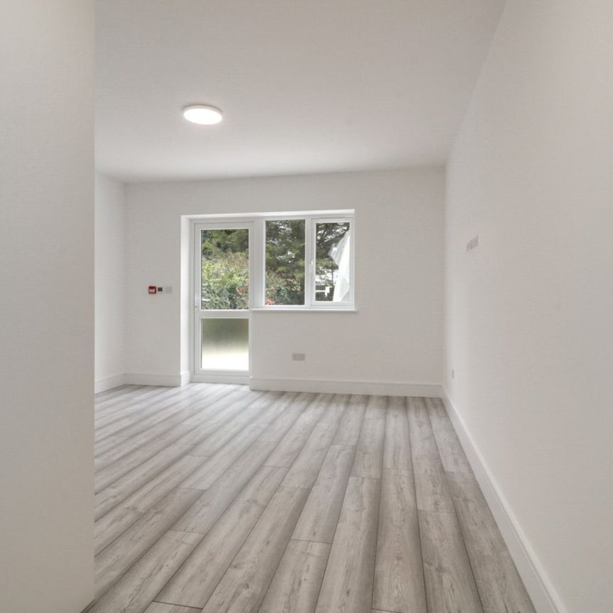 Room 3 - Northumberland Road, North Harrow, HA2 - Photo 1