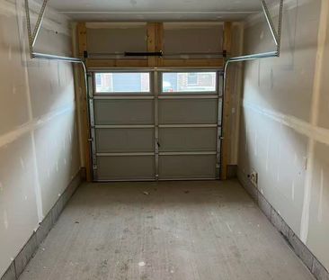 For Lease - 379 Les Emmerson Drive, Barrhaven, Ontario - Photo 2