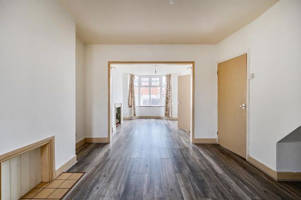 3 bedroom end of terrace house to rent - Photo 1