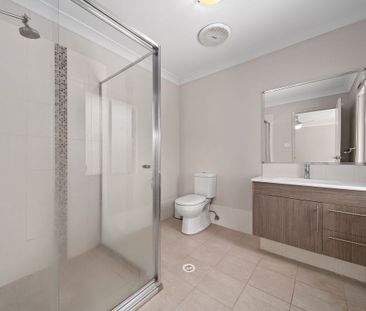 Fresh, functional and designed for easy family living - Photo 1