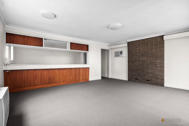 UNIQUE OPPORTUNITY | CENTRAL LOCATION | STORAGE GALORE - Photo 1