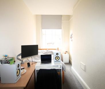7 bedroom flat to rent - Photo 6