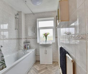 2 bedroom flat to rent - Photo 6