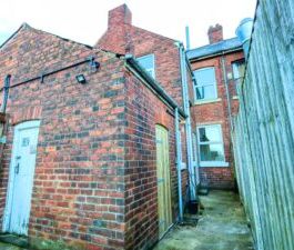 2 BEDROOM House - Mid Terrace - Photo 3