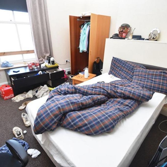 6 bedroom flat to rent - Photo 1