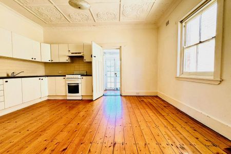 Spacious 2-Bedroom Semi with Private Yard & Parking**1st Open Inspection Saturday from 10.30-10.45 am (No prior access)** - Photo 3