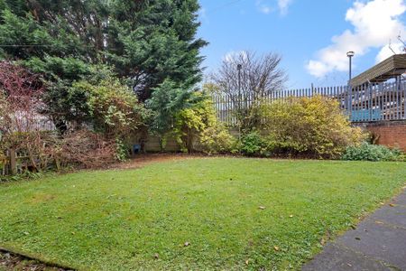 1 Bed Flat, Crow Road, G13 - Photo 2