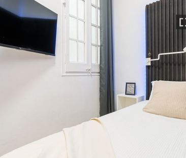 barcelona, Catalonia 08013 - Photo 1