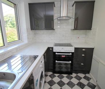 1A Strathearn Court, Holywood, BT18 9NP - Photo 6