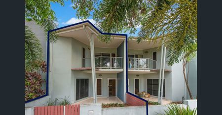 CONTEMPORARY TOWNHOUSE - GREAT CENTRAL LOCATION - Photo 5