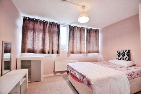 Sanctuary Close, Harefield, Uxbridge, UB9 - Photo 3