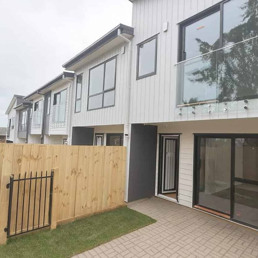 43 Savoy Road, Glen Eden - Photo 1