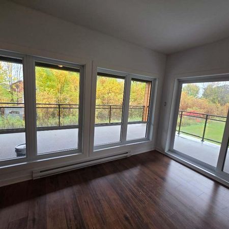 Grand 5 1/2 Avec Vue Direct Sur le Fleuve - Photo 3