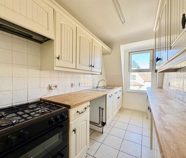 39 Wilton Road, Bexhill-On-Sea, TN40 1HX - Photo 3