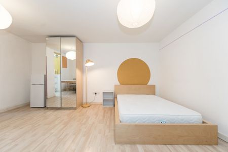 Flat 2, 27 Richmond Road, Headingley, LEEDS - Photo 3