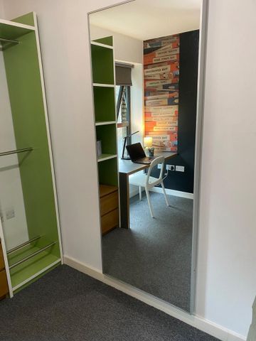 6 bedroom terraced house to rent - Photo 2