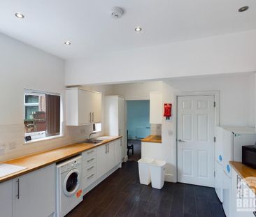 1 bedroom in a house share to rent - Photo 4