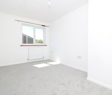 3 bedroom end of terrace house to rent - Photo 1