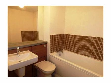 2 bedroom flat to rent - Photo 5