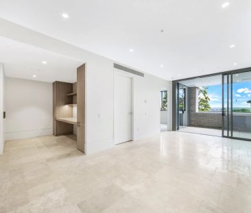 Brand New Designer One-Bedroom Residence in Prestigious "Pienza" - Photo 6